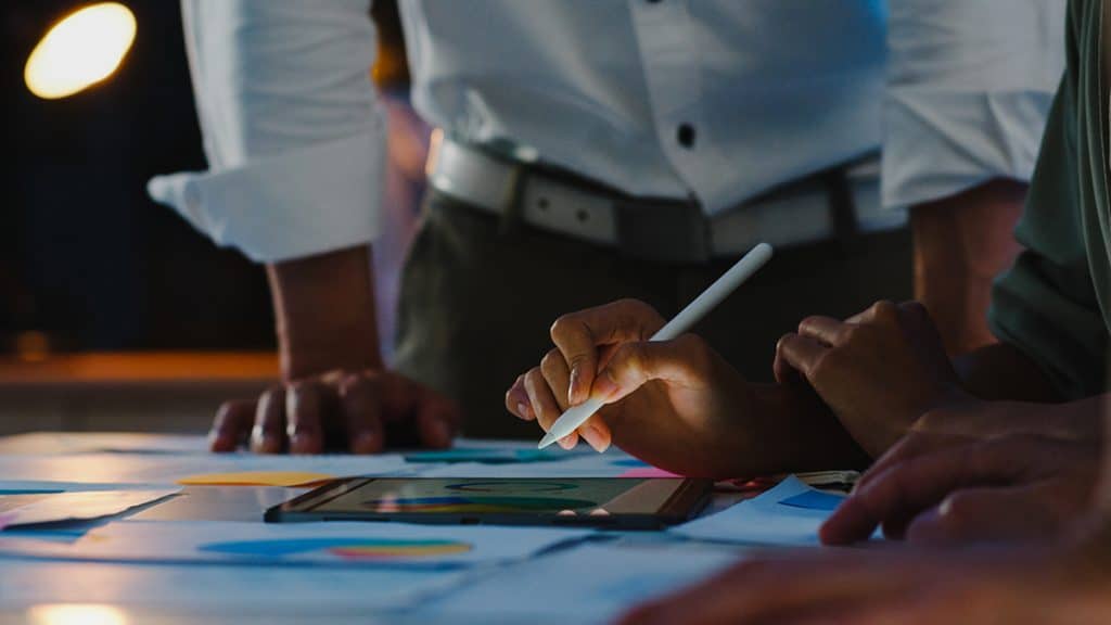 Como pequenas empresas podem competir com grandes marcas usando marketing digital inteligente